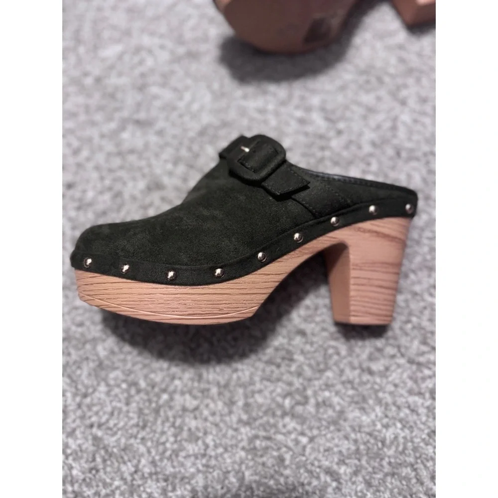 Atalina Women Olive Green Suede Clogs Size 8.5 Wooden Heel Studded Buckle - Picture 4 of 6